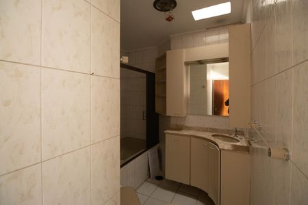 Apartamento para alugar com 149m², 4 quartos e 2 vagas Apartamento para alugar com 149m², 4 quartos e 2 vagasBanheiro 1