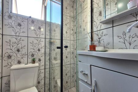 Banheiro de apartamento à venda com 2 quartos, 44m² em Residencial Cosmos, Campinas