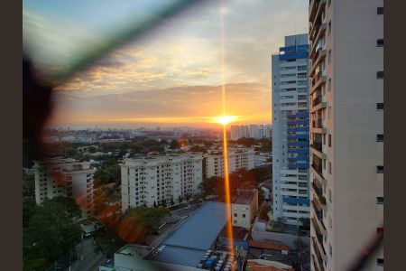 Apartamento à venda com 174m², 4 quartos e 3 vagas Apartamento à venda com 174m², 4 quartos e 3 vagasVista