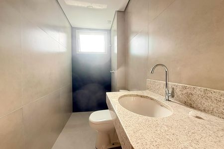 Banheiro de apartamento à venda com 3 quartos, 85m² em Dona Clara, Belo Horizonte