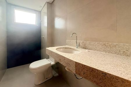 Banheiro de apartamento à venda com 3 quartos, 85m² em Dona Clara, Belo Horizonte