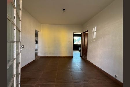 Corredor de casa para alugar com 4 quartos, 360m² em Pindorama, Belo Horizonte