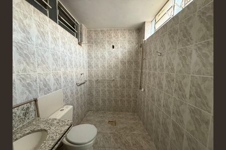 Casa para alugar com 360m², 4 quartos e 3 vagas Casa para alugar com 360m², 4 quartos e 3 vagasBanheiro da Suíte