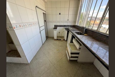 Casa para alugar com 360m², 4 quartos e 3 vagas Casa para alugar com 360m², 4 quartos e 3 vagasCozinha