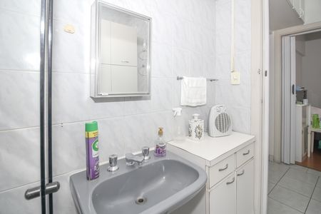 Apartamento à venda com 45m², 2 quartos e sem vaga Apartamento à venda com 45m², 2 quartos e sem vaga Banheiro