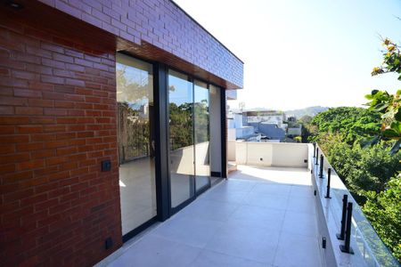 Apartamento à venda com 392m², 3 quartos e 3 vagas Apartamento à venda com 392m², 3 quartos e 3 vagasÁrea Externa