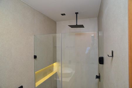 Apartamento à venda com 392m², 3 quartos e 3 vagas Apartamento à venda com 392m², 3 quartos e 3 vagasBanheiro da Suíte 1