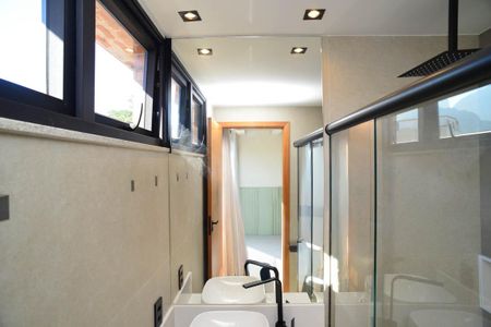 Apartamento à venda com 392m², 3 quartos e 3 vagas Apartamento à venda com 392m², 3 quartos e 3 vagasBanheiro da Suíte 2