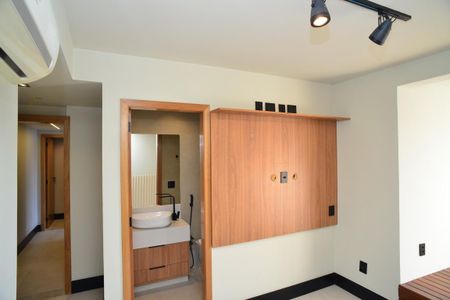 Suíte 1  de apartamento à venda com 3 quartos, 392m² em Barra da Tijuca, Rio de Janeiro