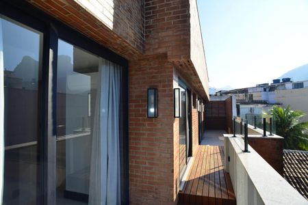 Apartamento à venda com 392m², 3 quartos e 3 vagas Apartamento à venda com 392m², 3 quartos e 3 vagasVaranda da Suíte 1,2 e 3