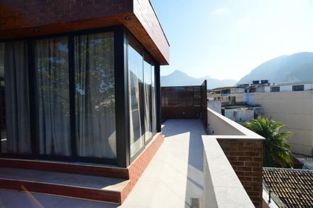 Apartamento à venda com 392m², 3 quartos e 3 vagas Apartamento à venda com 392m², 3 quartos e 3 vagasÁrea Externa