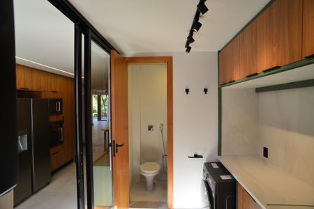 Apartamento à venda com 392m², 3 quartos e 3 vagas Apartamento à venda com 392m², 3 quartos e 3 vagasÁrea de Serviço