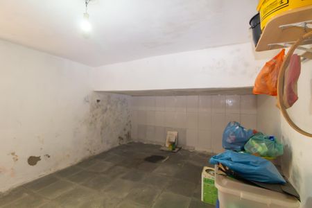Garagem de casa à venda com 3 quartos, 130m² em Conjunto Residencial José Bonifácio, São Paulo