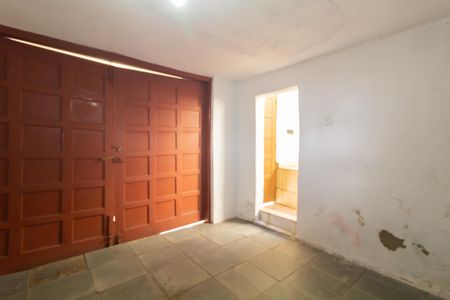 Garagem de casa à venda com 3 quartos, 130m² em Conjunto Residencial José Bonifácio, São Paulo
