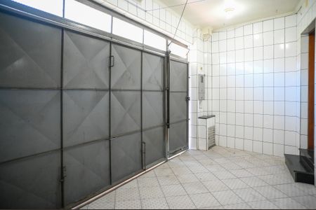Garagem de casa para alugar com 2 quartos, 100m² em Vila Moraes, São Paulo