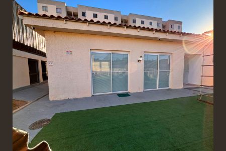 Apartamento para alugar com 48m², 2 quartos e 1 vaga Apartamento para alugar com 48m², 2 quartos e 1 vagaÁrea comum - Salão de festas