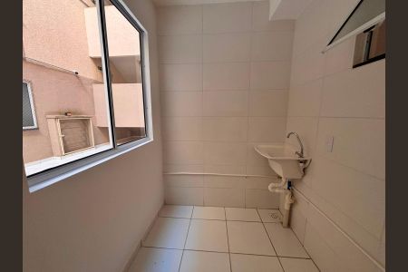 Apartamento para alugar com 48m², 2 quartos e 1 vaga Apartamento para alugar com 48m², 2 quartos e 1 vagaCozinha e Área de Serviço