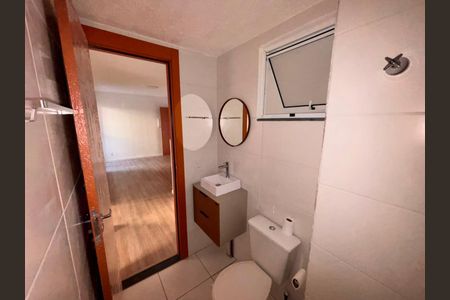 Banheiro de apartamento para alugar com 2 quartos, 48m² em Granja Viana, Cotia