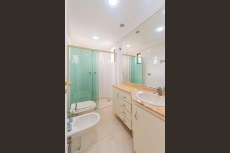 Banheiro de apartamento à venda com 4 quartos, 209m² em Lapa, São Paulo
