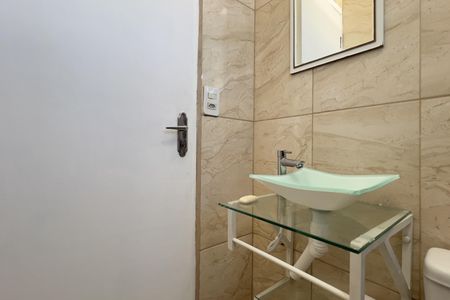 Banheiro de apartamento para alugar com 2 quartos, 42m² em Vila Nova Bonsucesso, Guarulhos