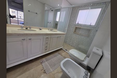 Banheiro  de apartamento para alugar com 3 quartos, 190m² em Indianópolis, São Paulo
