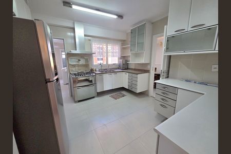 Cozinha de apartamento para alugar com 3 quartos, 190m² em Indianópolis, São Paulo