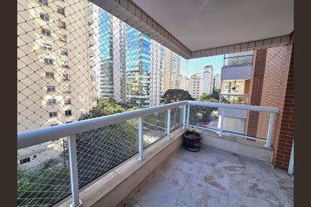 Varanda de apartamento para alugar com 3 quartos, 190m² em Indianópolis, São Paulo