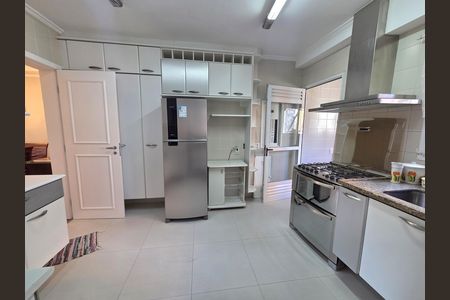 Cozinha de apartamento para alugar com 3 quartos, 190m² em Indianópolis, São Paulo