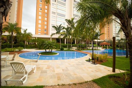 Apartamento para alugar com 103m², 2 quartos e 2 vagas Apartamento para alugar com 103m², 2 quartos e 2 vagasÁrea comum - Piscina