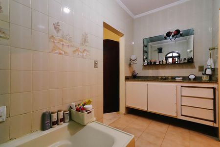 Banheiro da Suíte de casa para alugar com 3 quartos, 240m² em Jardim Triana, São Paulo