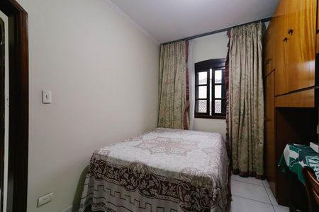 Quarto 2 de casa para alugar com 3 quartos, 240m² em Jardim Triana, São Paulo
