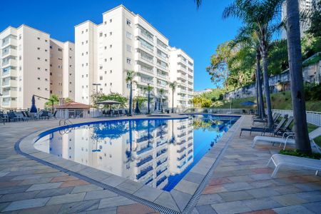 Apartamento à venda com 75m², 2 quartos e 2 vagas Apartamento à venda com 75m², 2 quartos e 2 vagasÁrea comum - Piscina