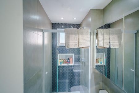 Apartamento à venda com 75m², 2 quartos e 2 vagas Apartamento à venda com 75m², 2 quartos e 2 vagasBanheiro da Suíte