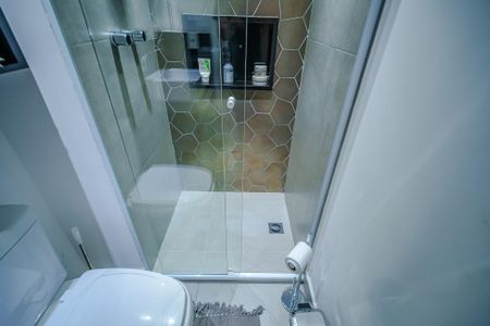 Apartamento à venda com 75m², 2 quartos e 2 vagas Apartamento à venda com 75m², 2 quartos e 2 vagasBanheiro