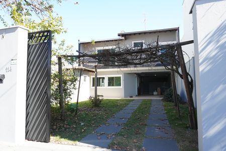Casa para alugar com 4 quartos, 232m² em Jardim Acapulco, São Carlos