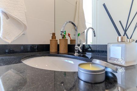 Banheiro de apartamento para alugar com 1 quarto, 38m² em República, São Paulo