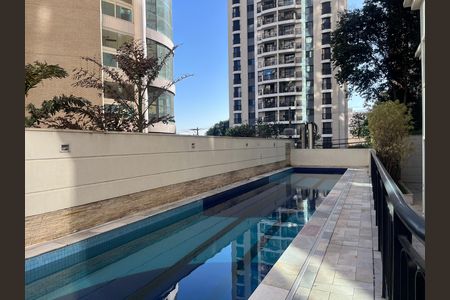 Apartamento à venda com 134m², 3 quartos e 2 vagas Apartamento à venda com 134m², 3 quartos e 2 vagasÁrea comum - Piscina