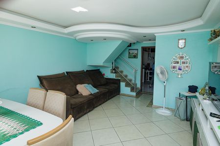 Casa de condomínio à venda com 180m², 4 quartos e 1 vaga