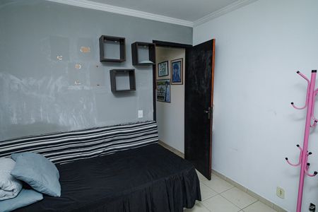 Casa de condomínio à venda com 180m², 4 quartos e 1 vaga