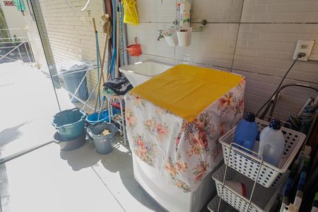 Casa de condomínio à venda com 180m², 4 quartos e 1 vaga