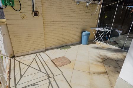 Casa de condomínio à venda com 180m², 4 quartos e 1 vaga