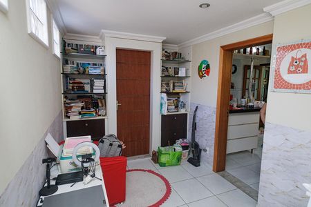 Casa de condomínio à venda com 180m², 4 quartos e 1 vaga