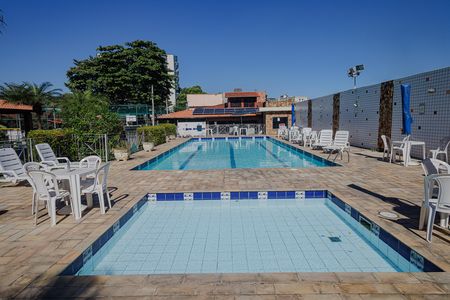 Casa de condomínio à venda com 180m², 4 quartos e 1 vaga Casa de condomínio à venda com 180m², 4 quartos e 1 vagaÁrea comum - Piscina