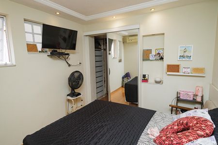 Casa de condomínio à venda com 180m², 4 quartos e 1 vaga