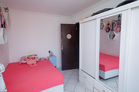 Casa de condomínio à venda com 180m², 4 quartos e 1 vaga
