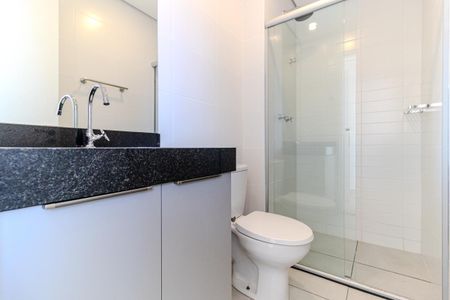 Banheiro de apartamento para alugar com 1 quarto, 38m² em República, São Paulo