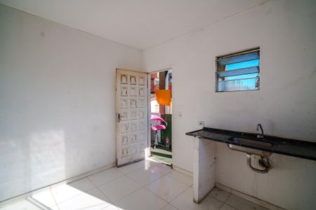 Cozinha de kitnet/studio para alugar com 1 quarto, 35m² em Jardim Paulo Vi, São Paulo
