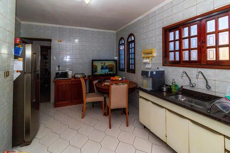 Casa à venda com 183m², 3 quartos e 3 vagasCozinha