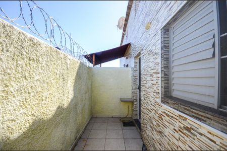 Quintal dos fundos de casa para alugar com 1 quarto, 70m² em Vila Mangalot, São Paulo