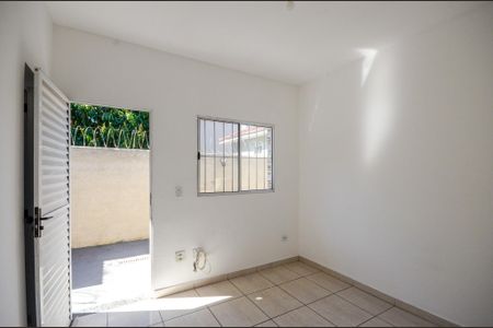 Sala de casa para alugar com 1 quarto, 70m² em Vila Mangalot, São Paulo